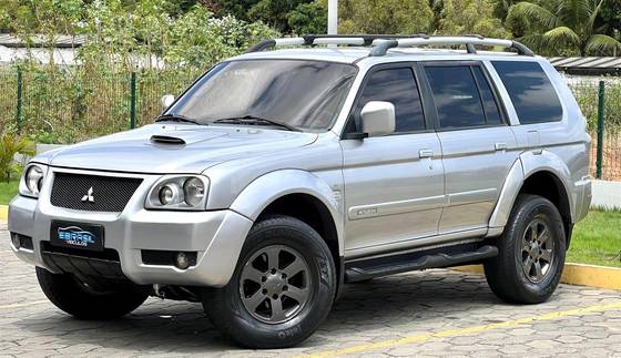 MITSUBISHI PAJERO 2.5 HD 4X4 8V TURBO INTERCOOLER DIESEL 4P MANUAL MITSUBISHI PAJERO 2.5 HD 4X4 8V TURBO INTERCOOLER DIESEL 4P MANUAL